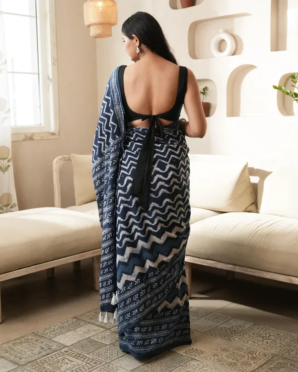 Indigo_Cotton_Wave_Dabu_Print_Mul_Saree_For_Women